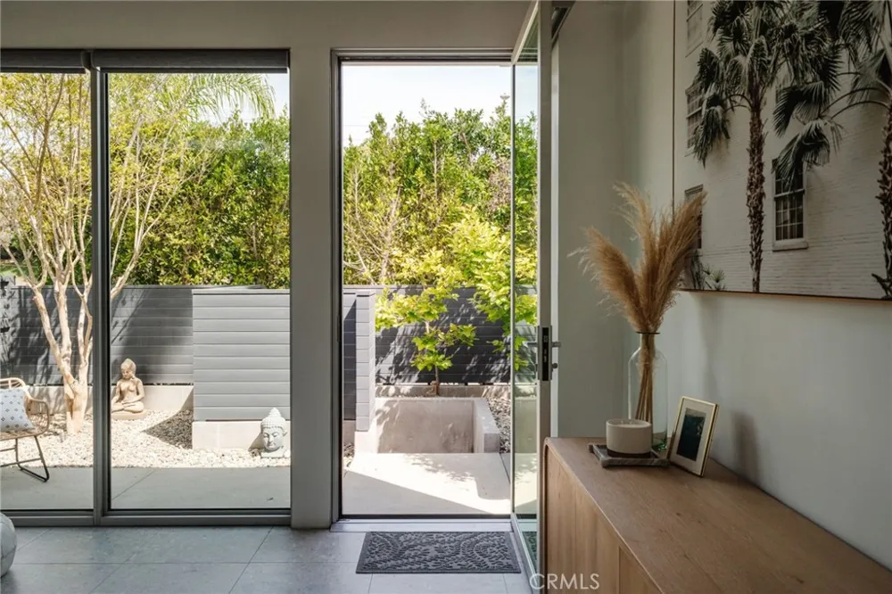 664 Rosecrans Avenue Manhattan Beach, CA 90266