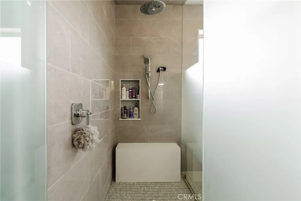 664 Rosecrans Avenue Manhattan Beach, CA 90266