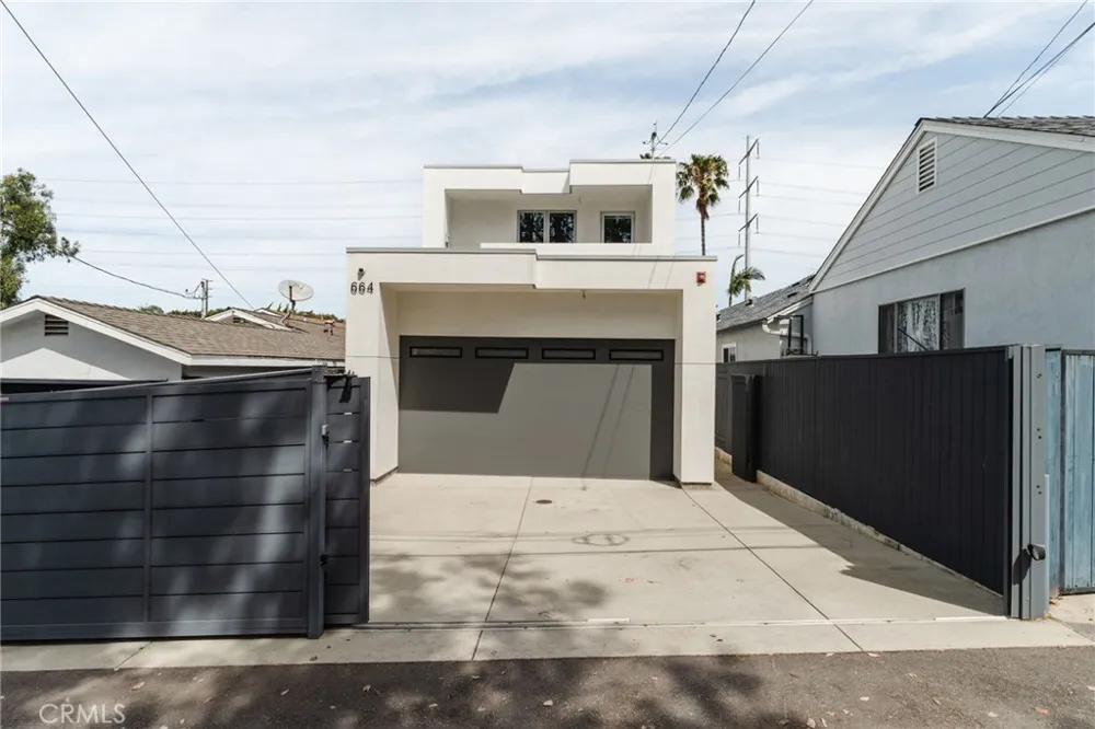 664 Rosecrans Avenue Manhattan Beach, CA 90266