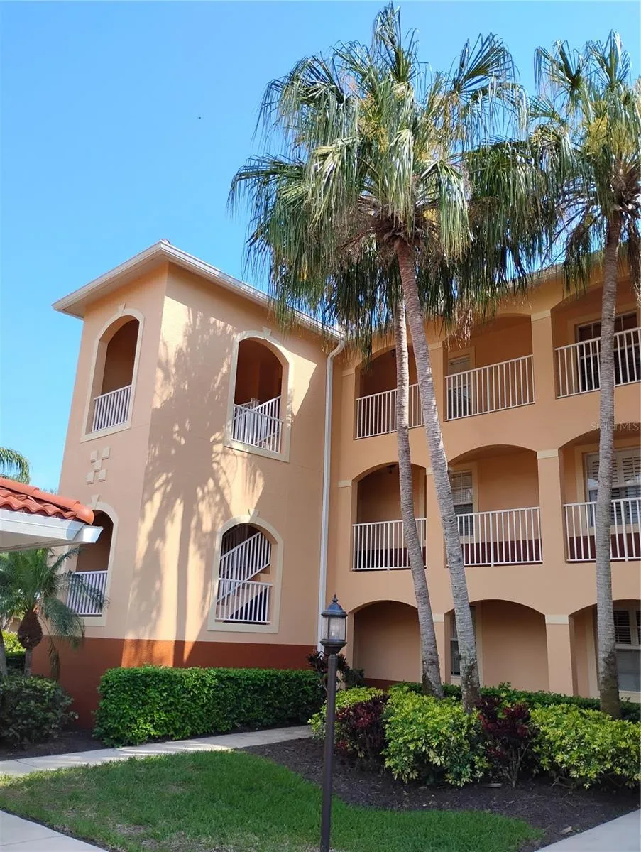 1761 AUBURN LAKES DRIVE #11 Venice, FL 34292