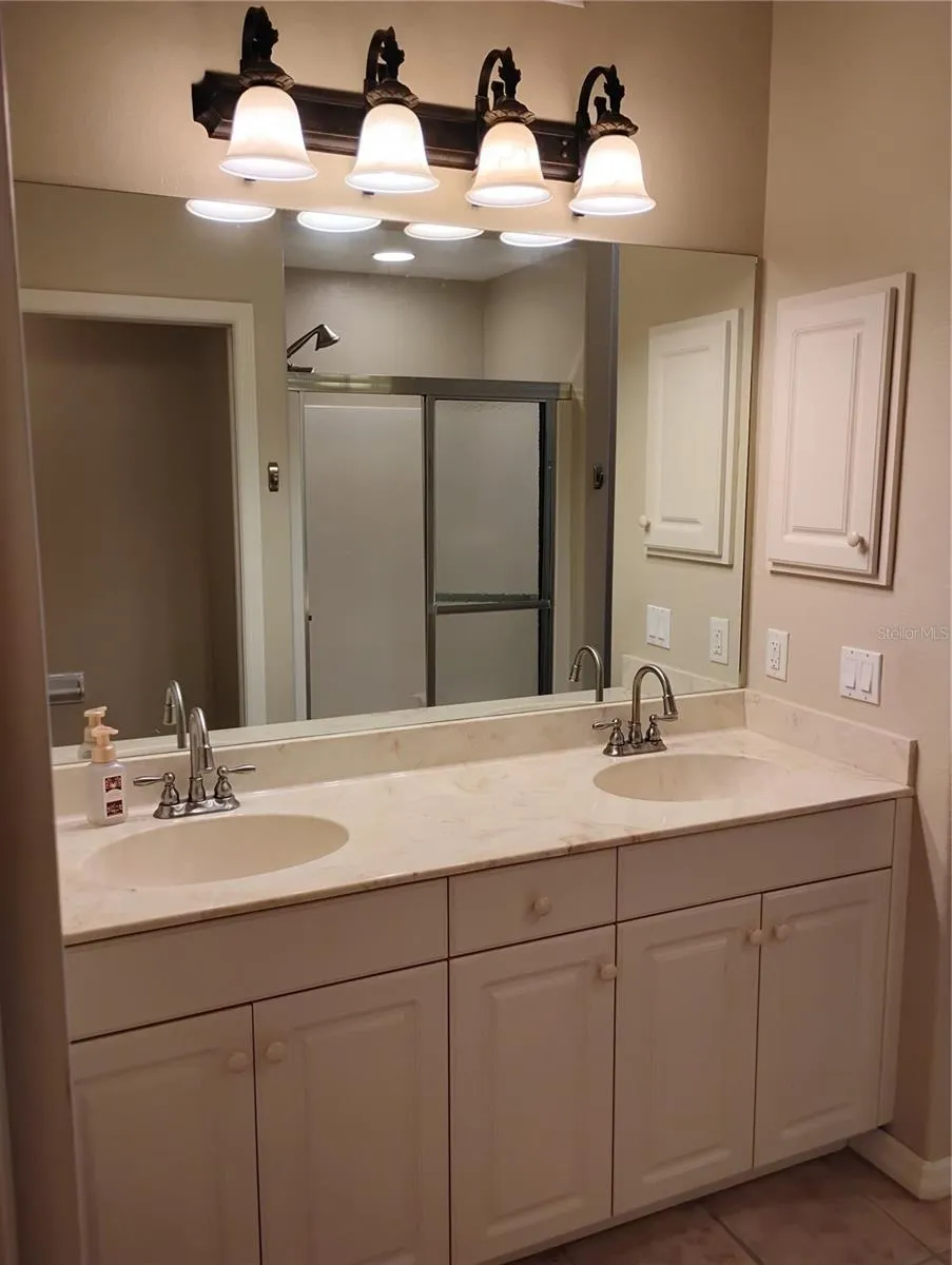 1761 AUBURN LAKES DRIVE #11 Venice, FL 34292