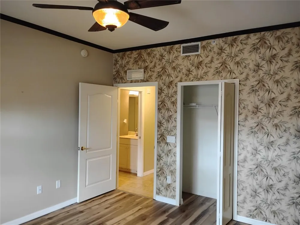 1761 AUBURN LAKES DRIVE #11 Venice, FL 34292