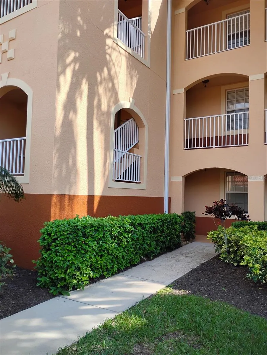 1761 AUBURN LAKES DRIVE #11 Venice, FL 34292