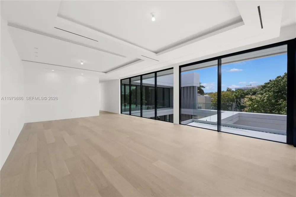 2094 Prairie Ave Miami Beach, FL 33139