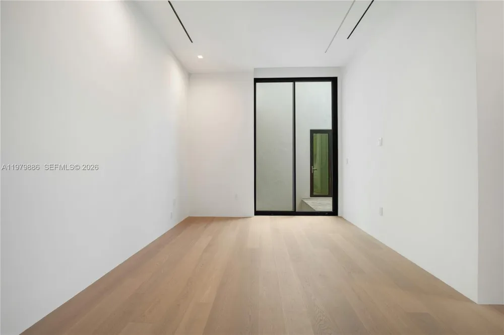 2094 Prairie Ave Miami Beach, FL 33139
