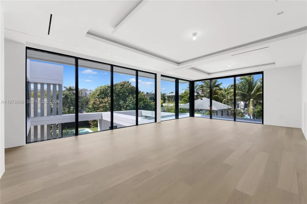 2094 Prairie Ave Miami Beach, FL 33139