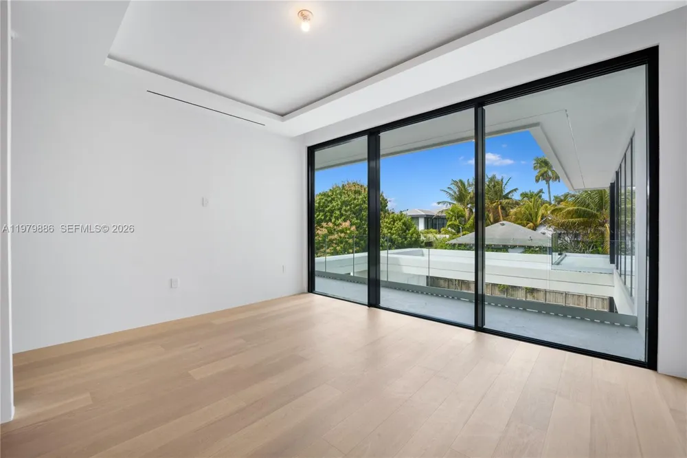 2094 Prairie Ave Miami Beach, FL 33139
