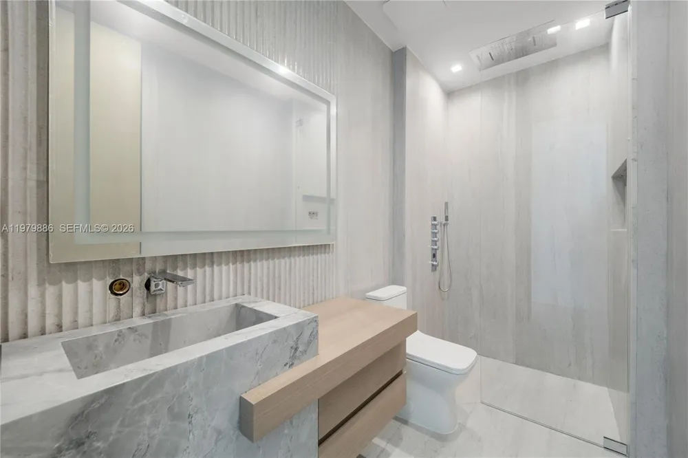 2094 Prairie Ave Miami Beach, FL 33139