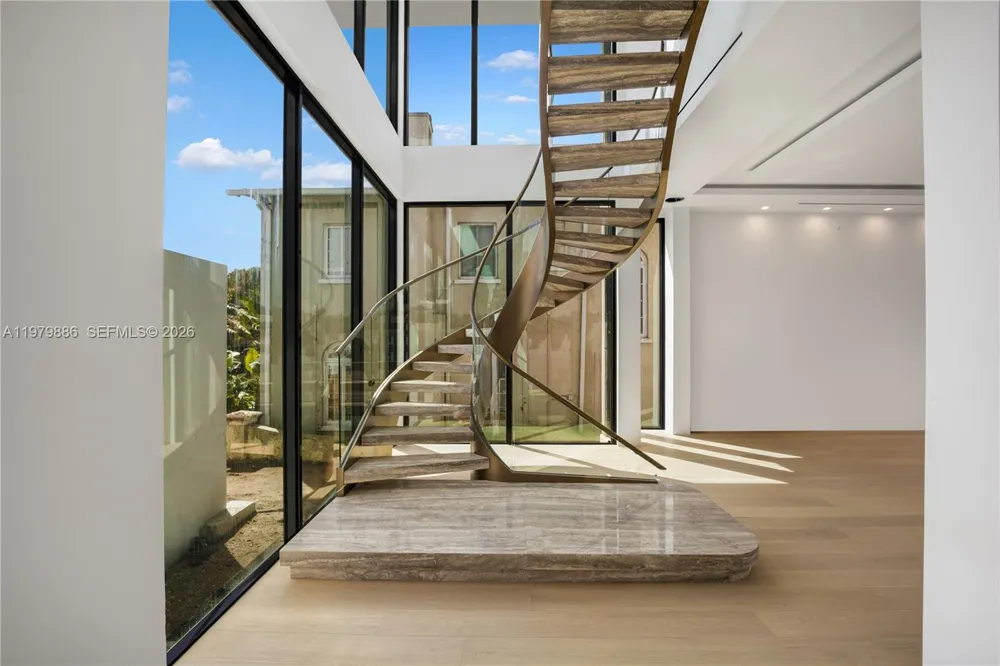 2094 Prairie Ave Miami Beach, FL 33139