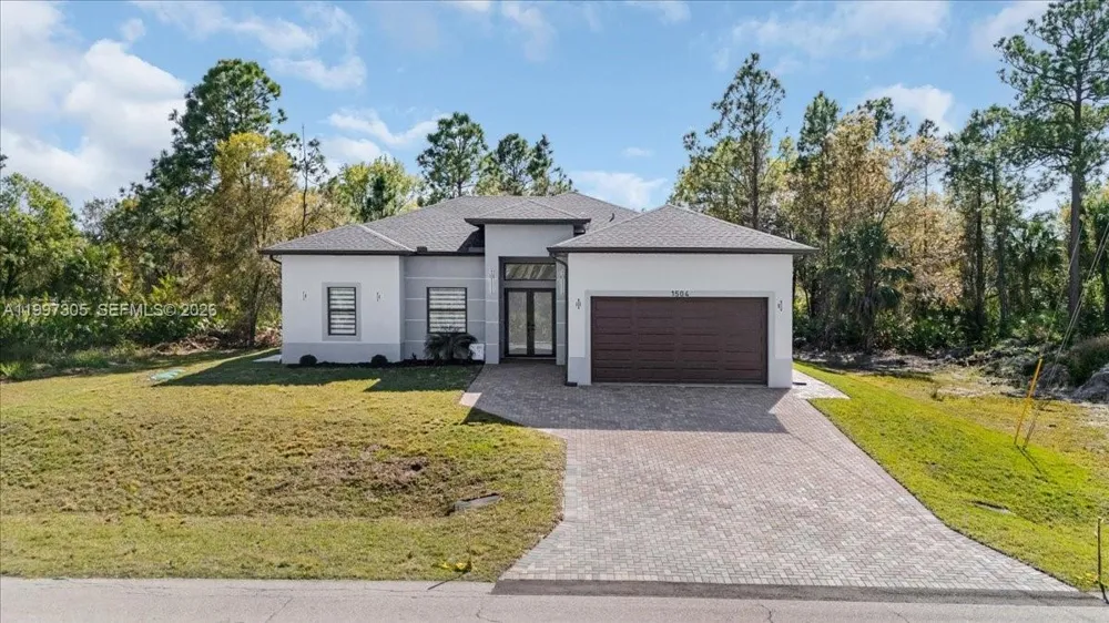 1504 E 6th Lehigh Acres, FL 33972