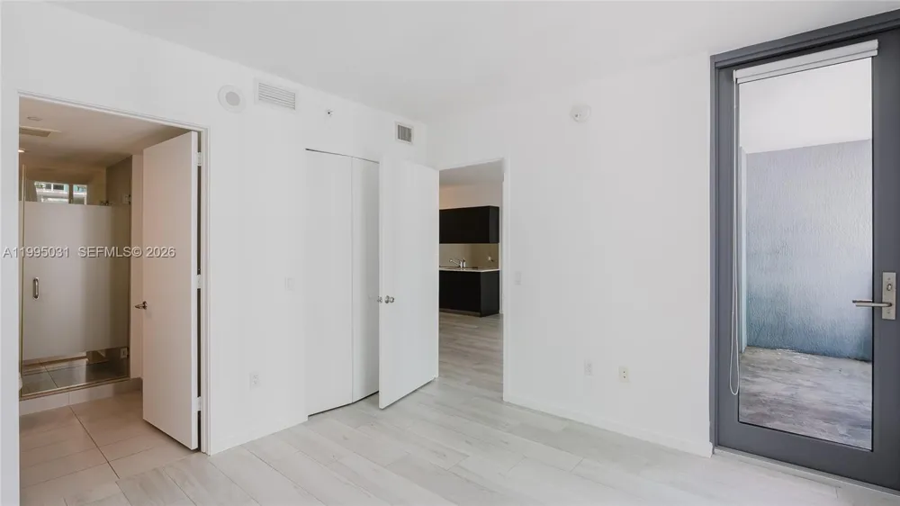 31 SE 6th St #1906 Miami, FL 33131