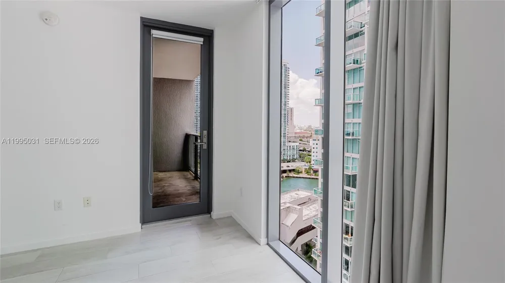 31 SE 6th St #1906 Miami, FL 33131