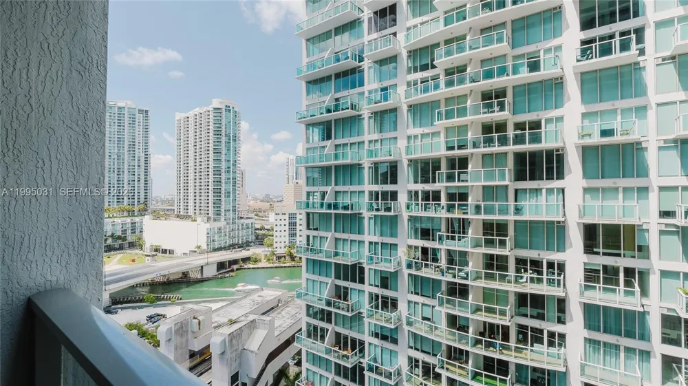 31 SE 6th St #1906 Miami, FL 33131
