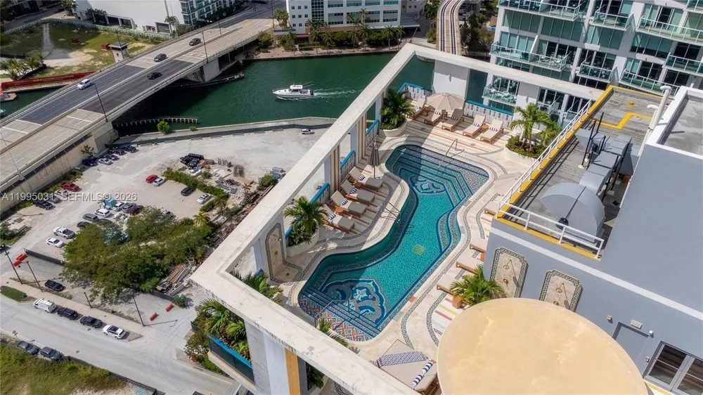 31 SE 6th St #1906 Miami, FL 33131