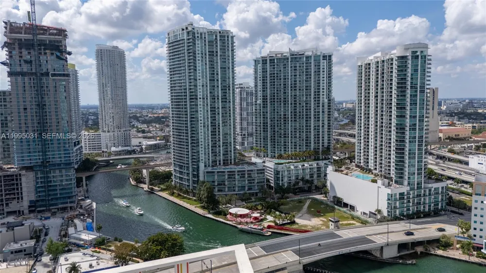 31 SE 6th St #1906 Miami, FL 33131