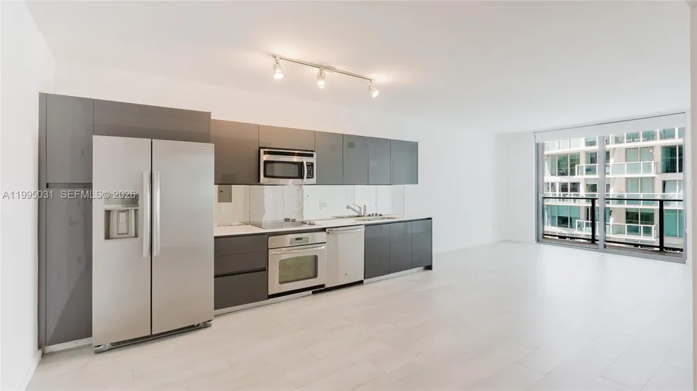31 SE 6th St #1906 Miami, FL 33131