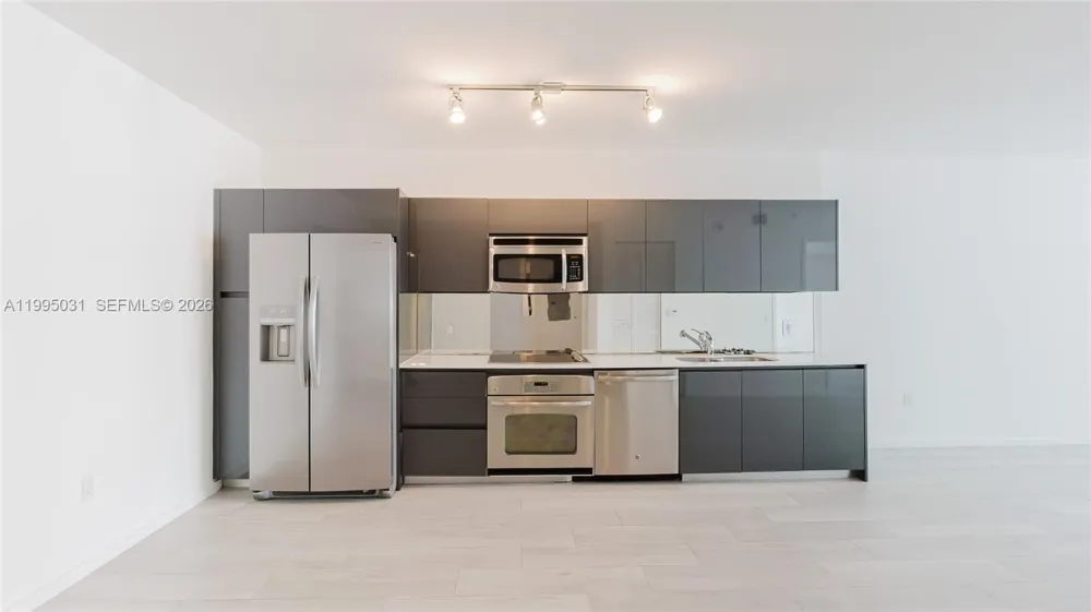 31 SE 6th St #1906 Miami, FL 33131