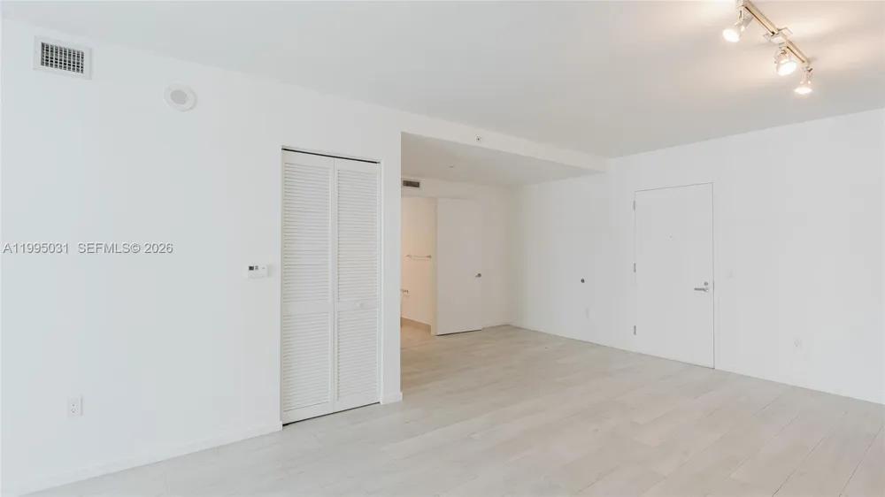 31 SE 6th St #1906 Miami, FL 33131