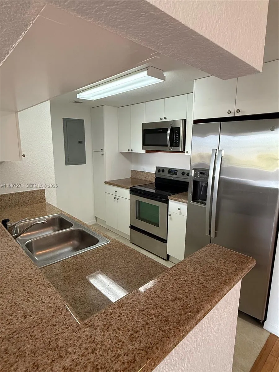 36 NW 6th Ave #504 Miami, FL 33128