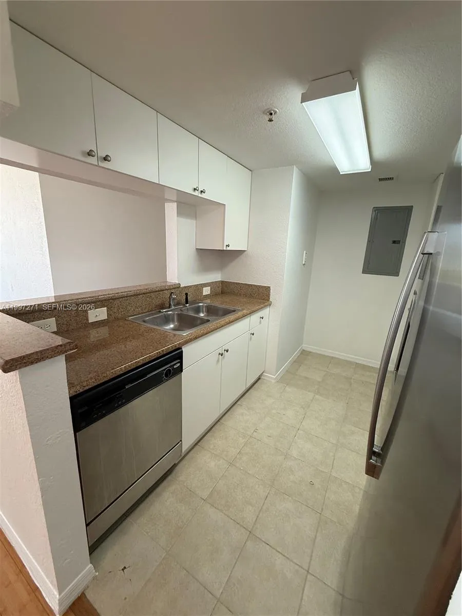 36 NW 6th Ave #504 Miami, FL 33128
