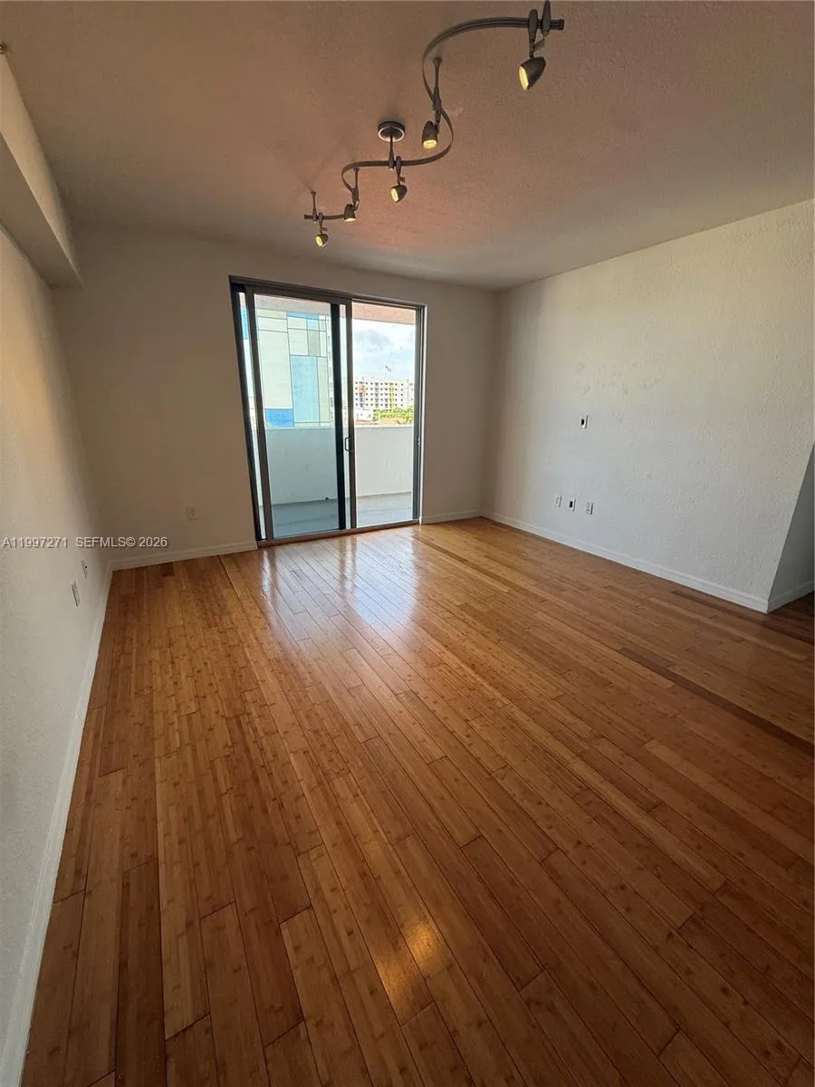36 NW 6th Ave #504 Miami, FL 33128