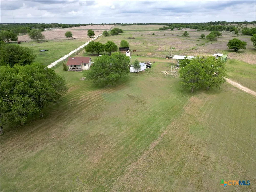 1998 W Hillyard Road Moody, TX 76557