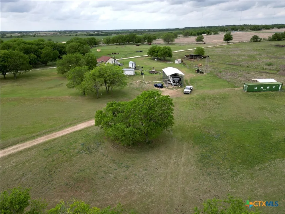 1998 W Hillyard Road Moody, TX 76557