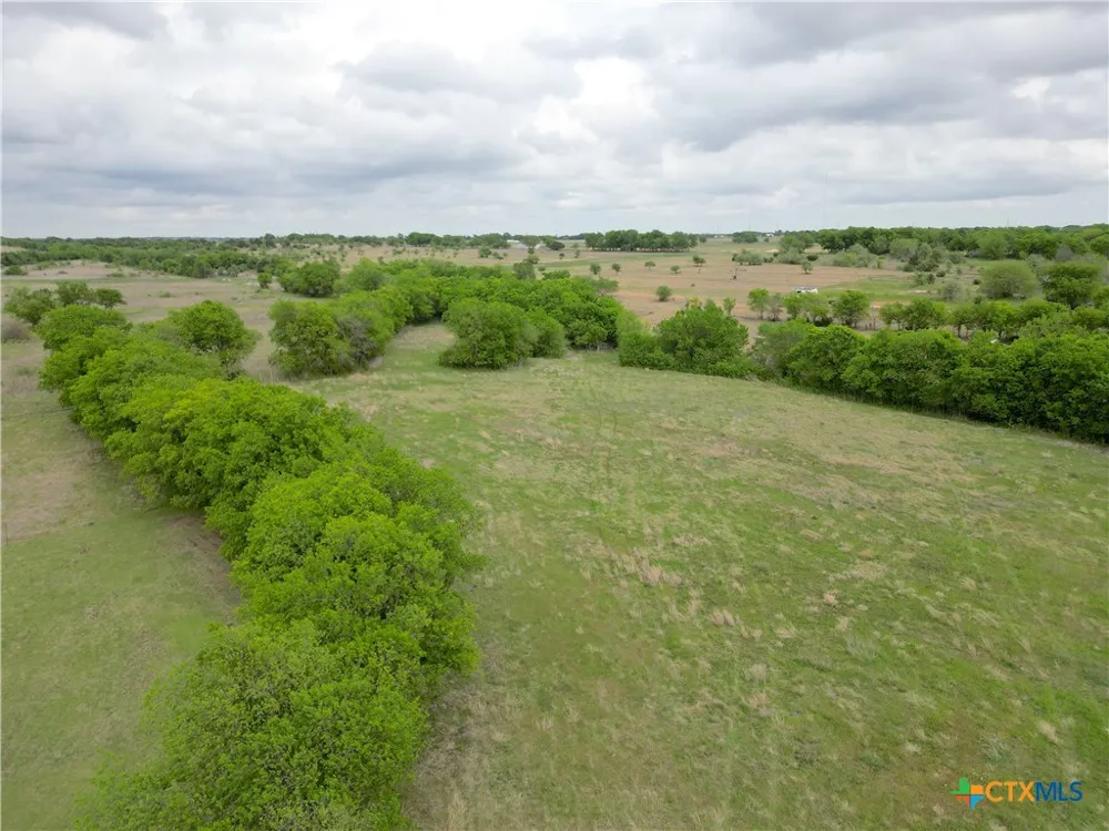 1998 W Hillyard Road Moody, TX 76557
