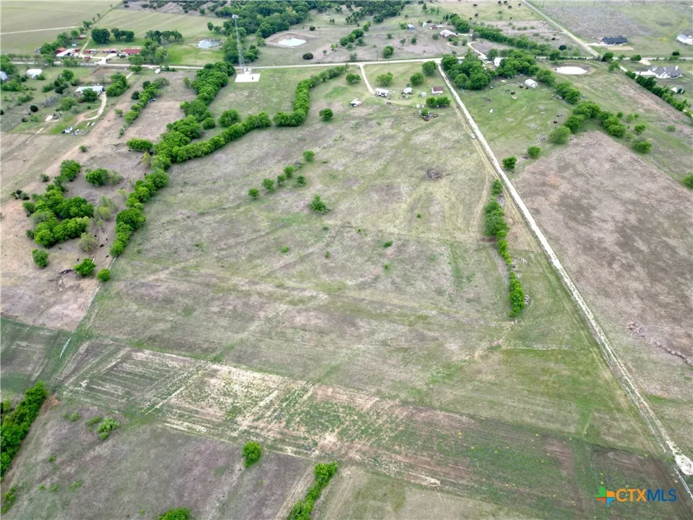 1998 W Hillyard Road Moody, TX 76557