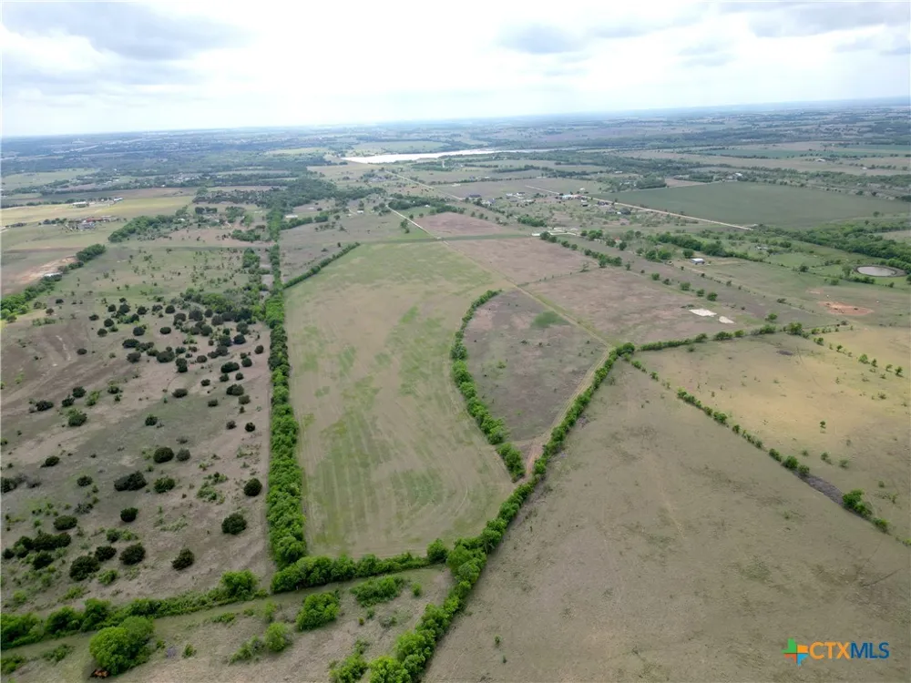 1998 W Hillyard Road Moody, TX 76557