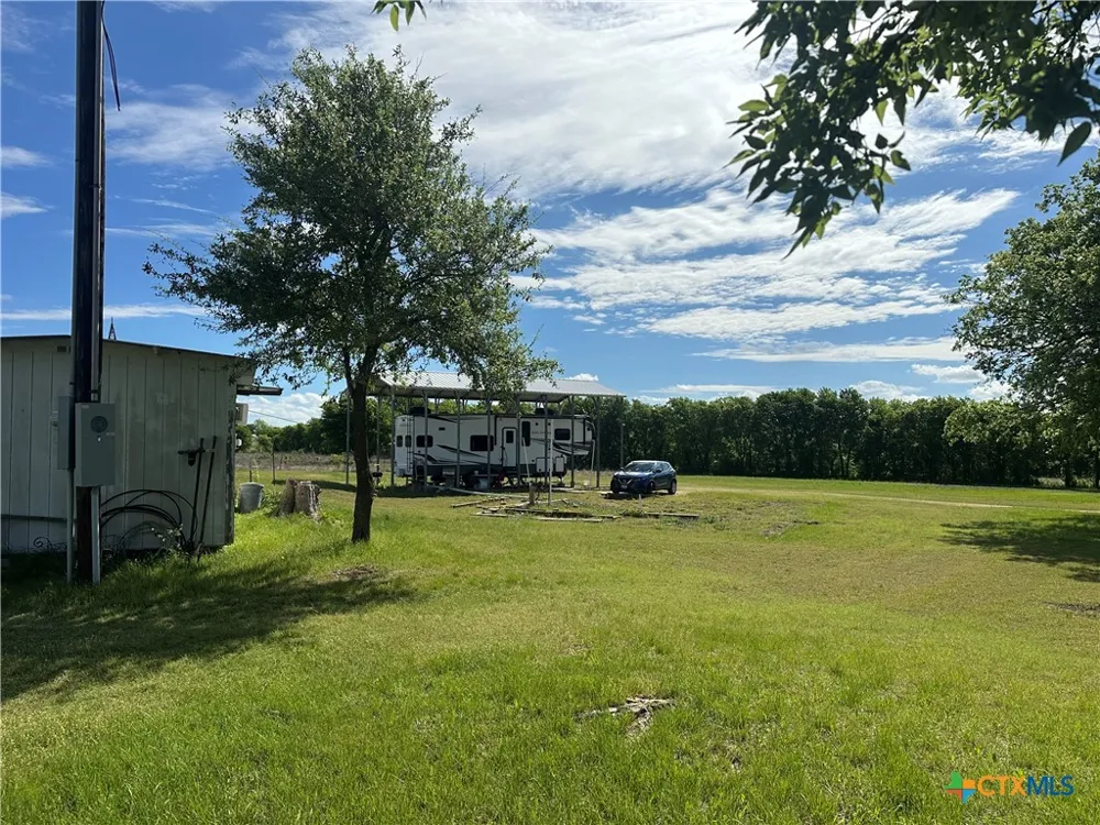 1998 W Hillyard Road Moody, TX 76557