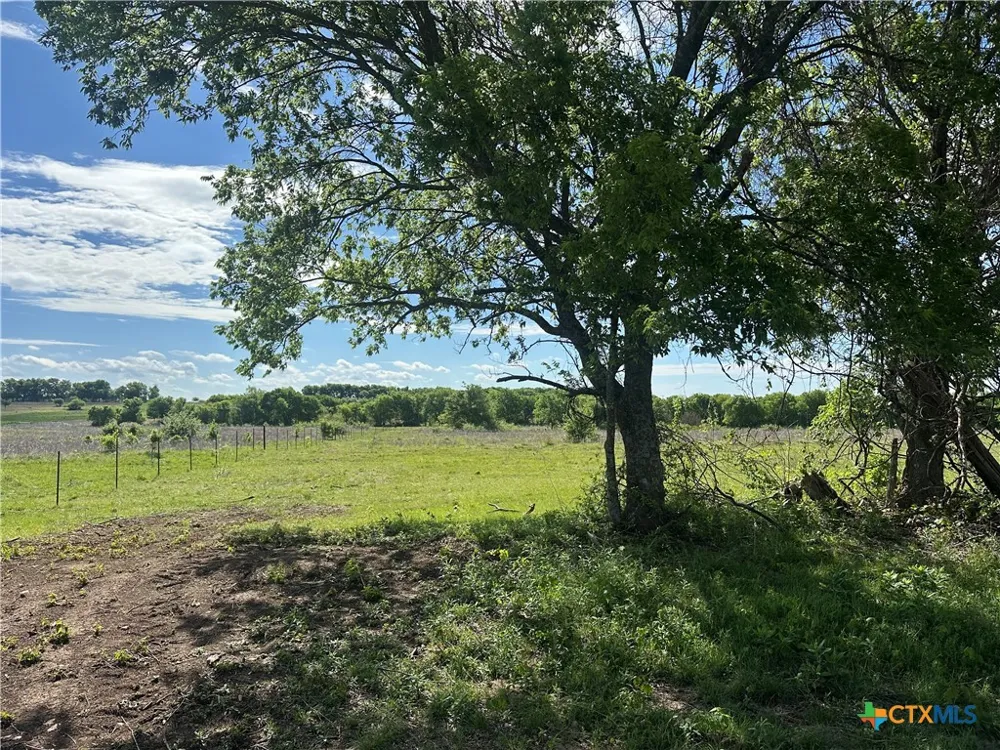 1998 W Hillyard Road Moody, TX 76557