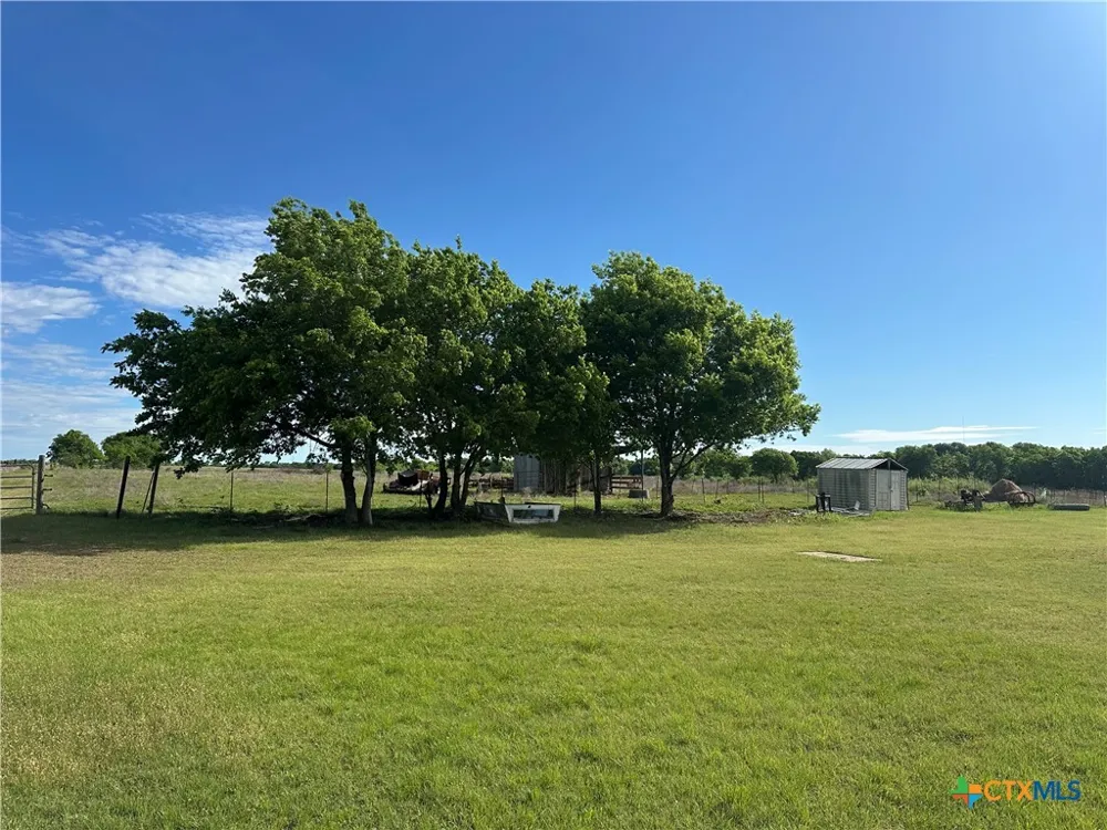 1998 W Hillyard Road Moody, TX 76557