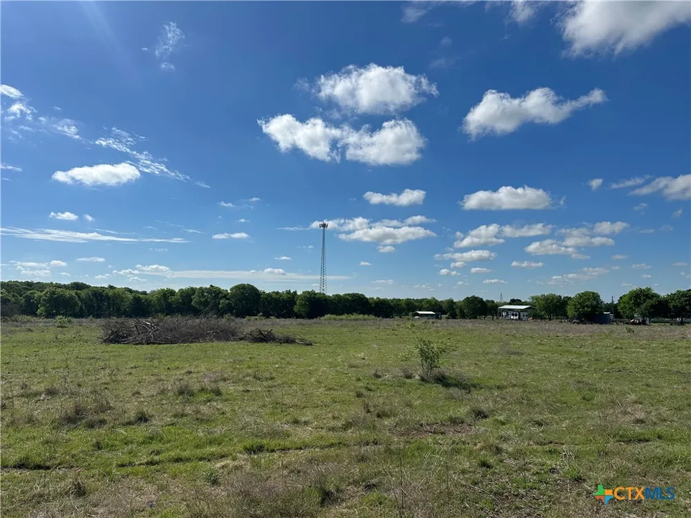 1998 W Hillyard Road Moody, TX 76557