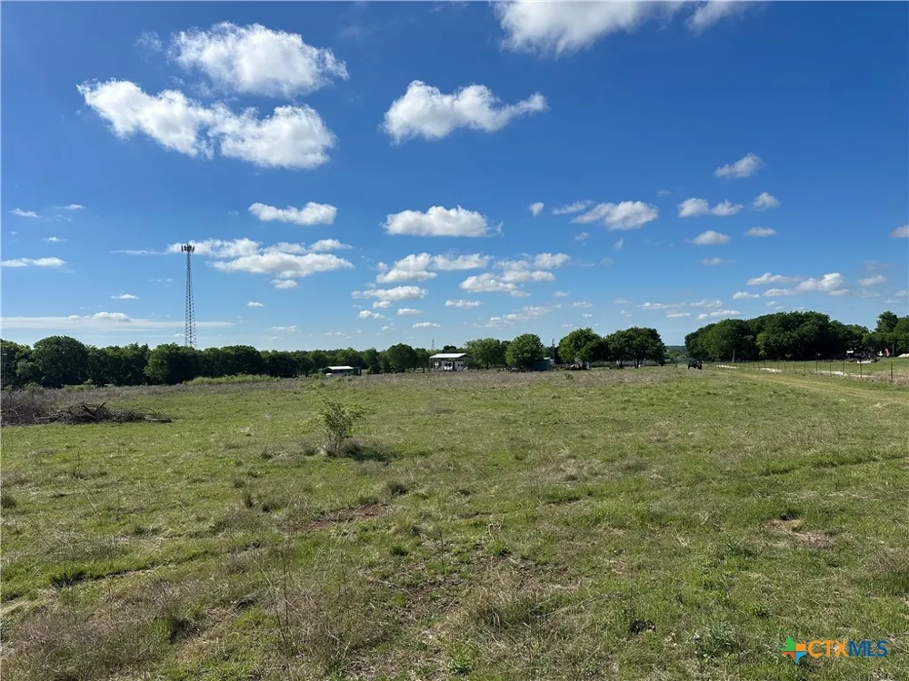 1998 W Hillyard Road Moody, TX 76557