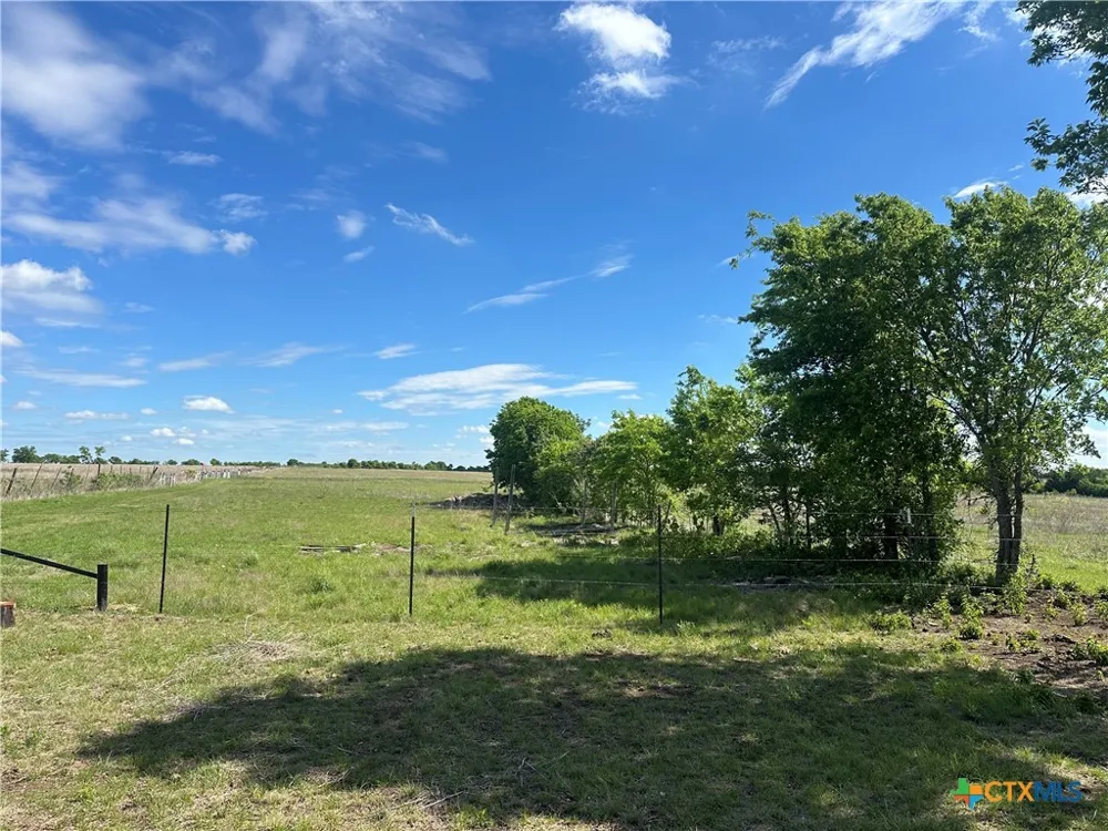 1998 W Hillyard Road Moody, TX 76557