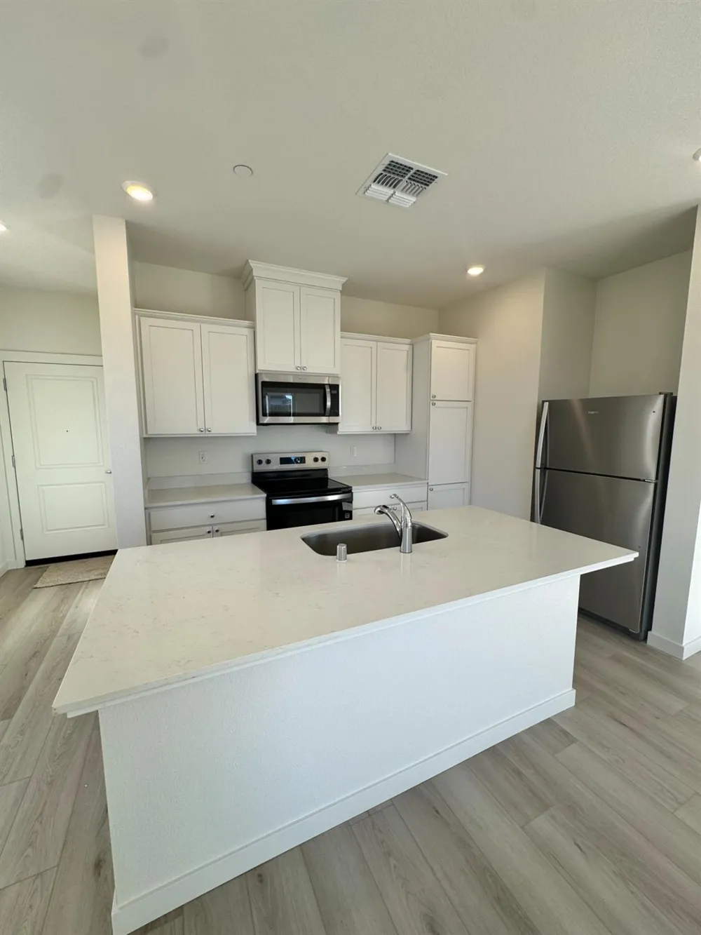 2195 Palmer Drive Linda, CA 95901