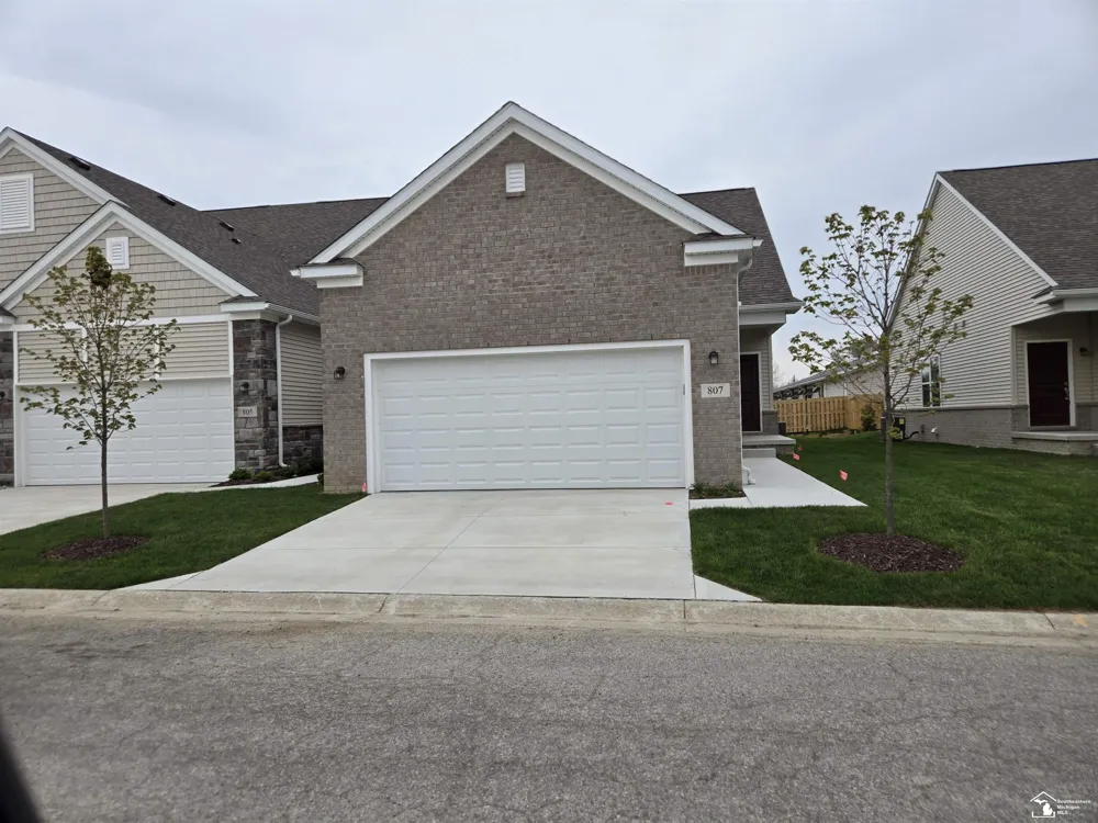 807 Plum Vlg Drive #57 Monroe, MI 48161