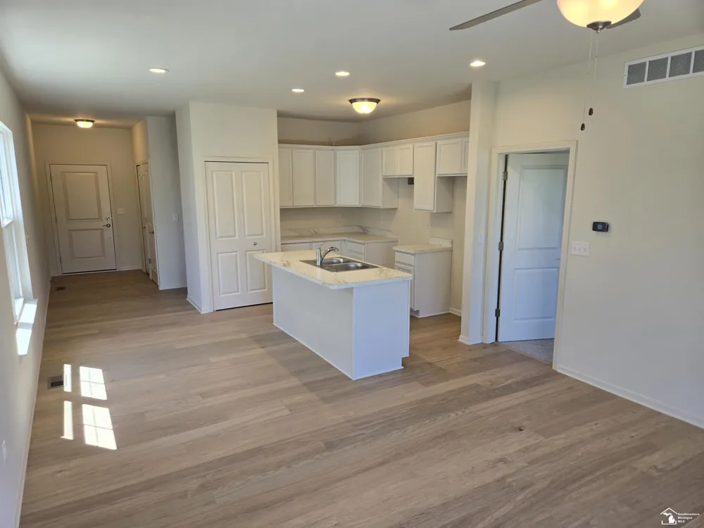 807 Plum Vlg Drive #57 Monroe, MI 48161