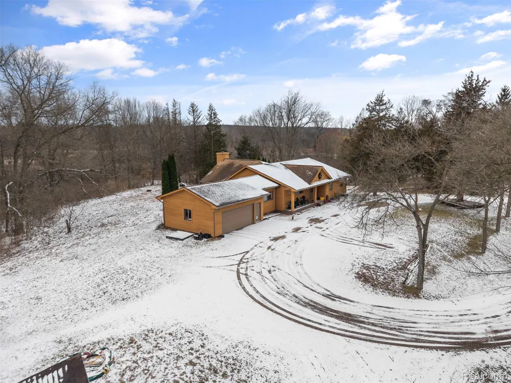 9130 Bayfield Lane Green Oak Township, MI 48116