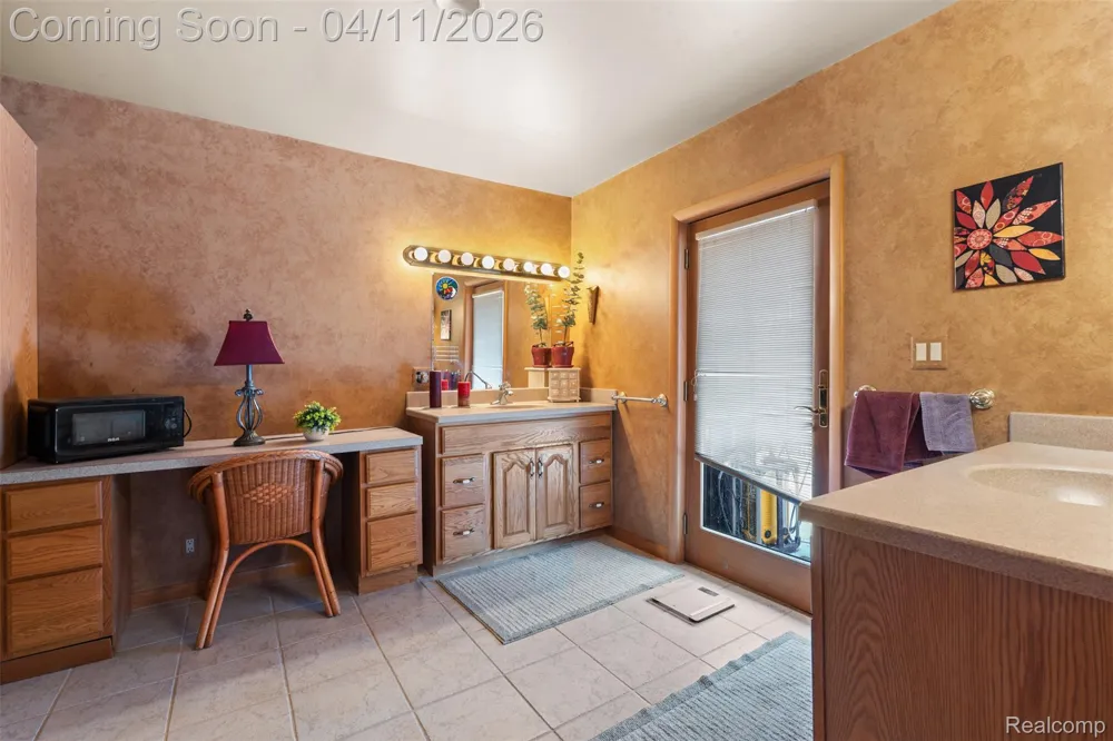 9130 Bayfield Lane Green Oak Township, MI 48116