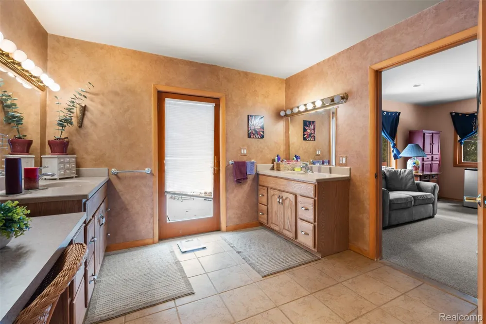 9130 Bayfield Lane Green Oak Township, MI 48116