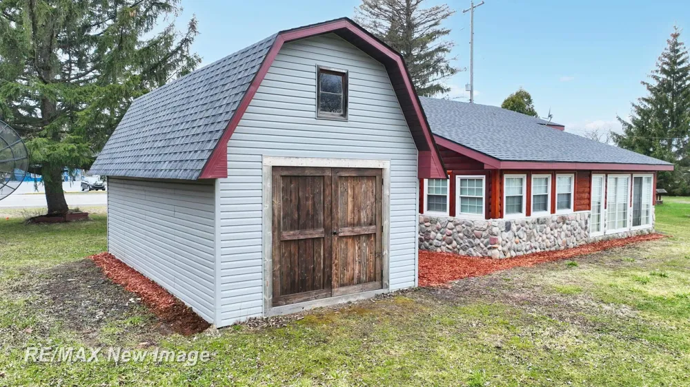 13280 Saginaw Road Vienna Charter Township, MI 48420