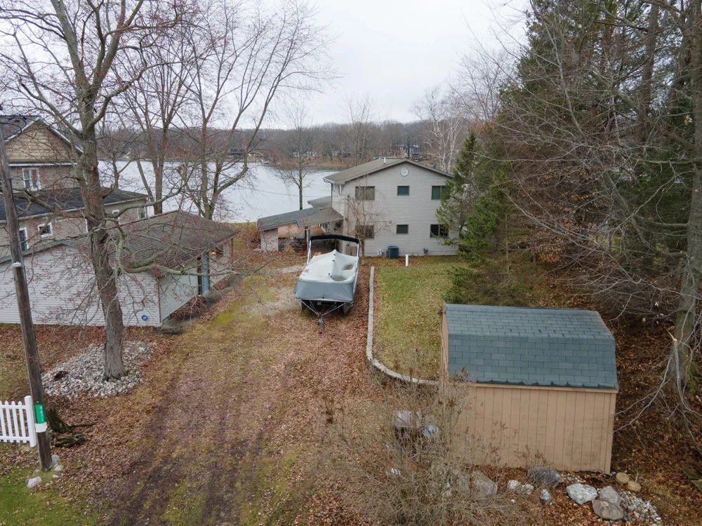 9471 Peninsula Drive Morton Township, MI 49332