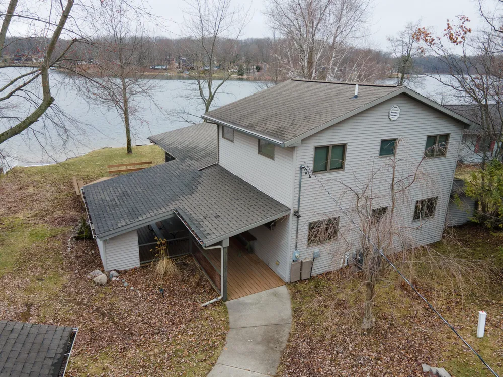 9471 Peninsula Drive Morton Township, MI 49332