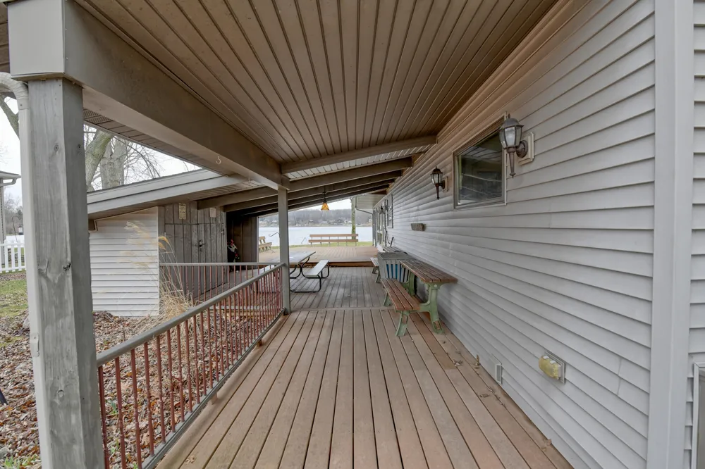 9471 Peninsula Drive Morton Township, MI 49332