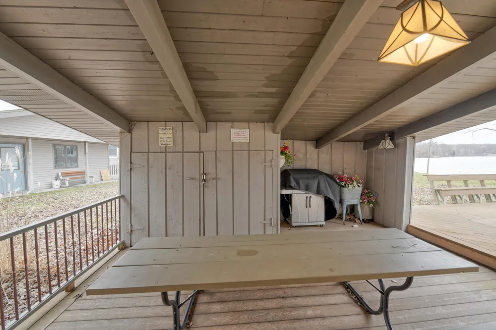 9471 Peninsula Drive Morton Township, MI 49332