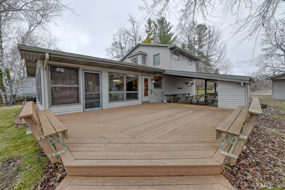9471 Peninsula Drive Morton Township, MI 49332