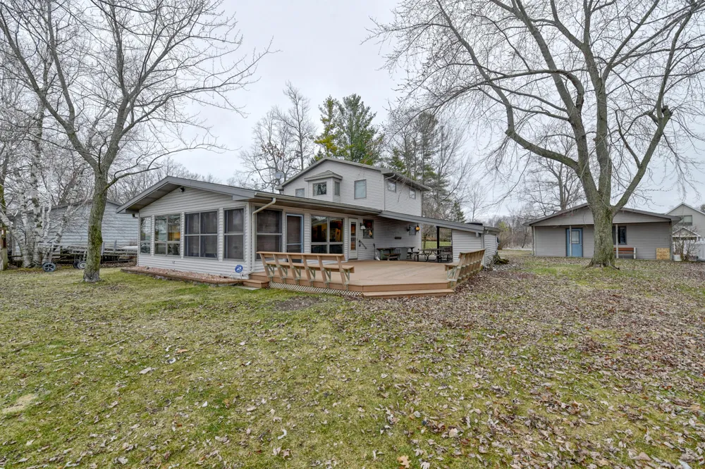 9471 Peninsula Drive Morton Township, MI 49332