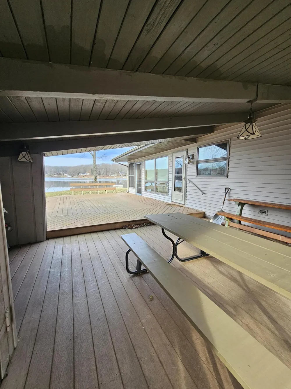 9471 Peninsula Drive Morton Township, MI 49332
